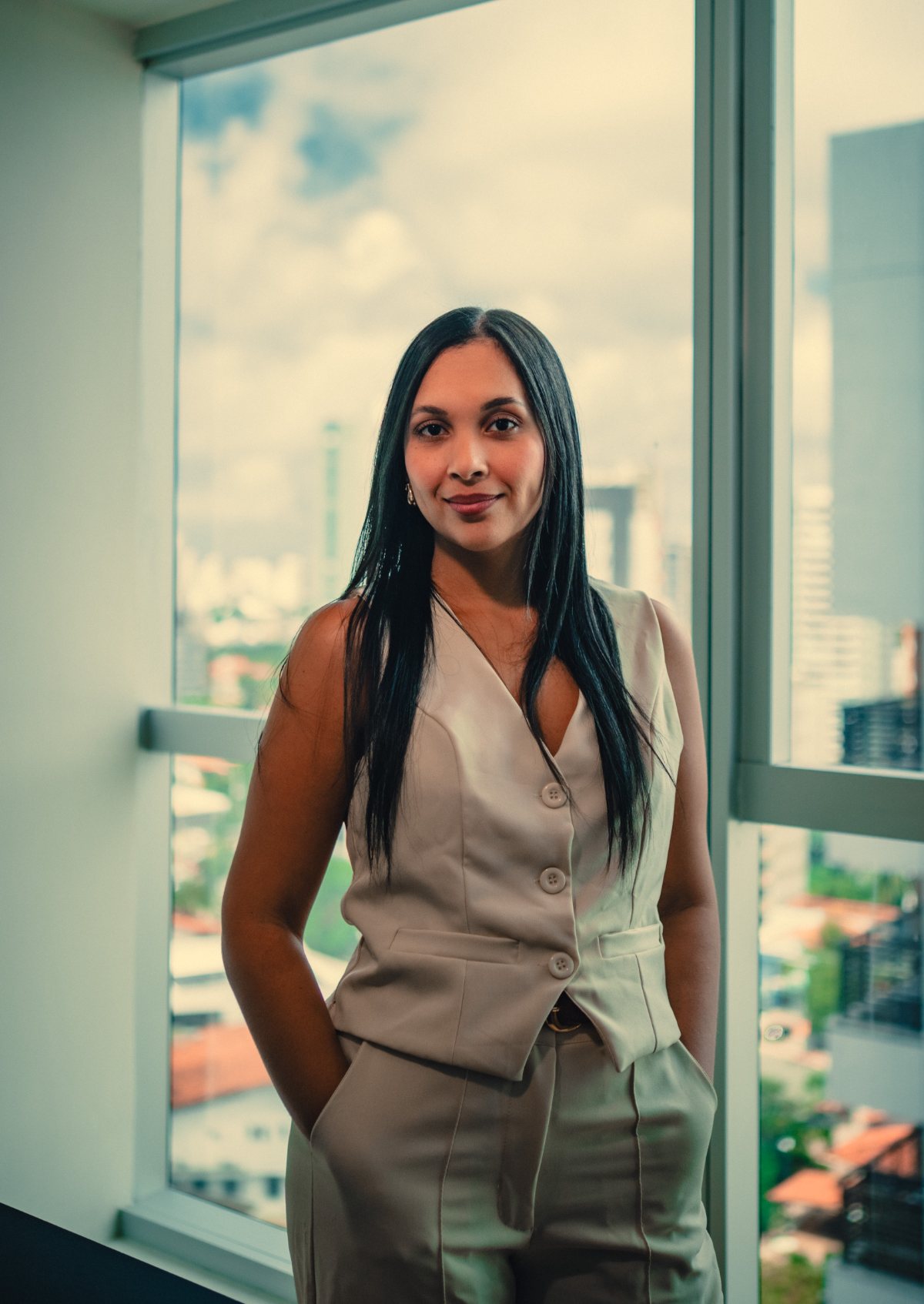 Dra. Isabela Cristina — sócia